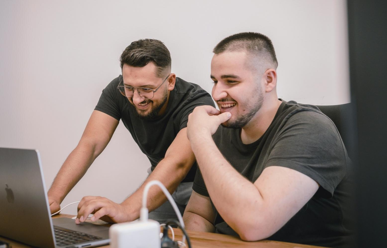 Session de travail collaboratif sur stratégie d'entreprise